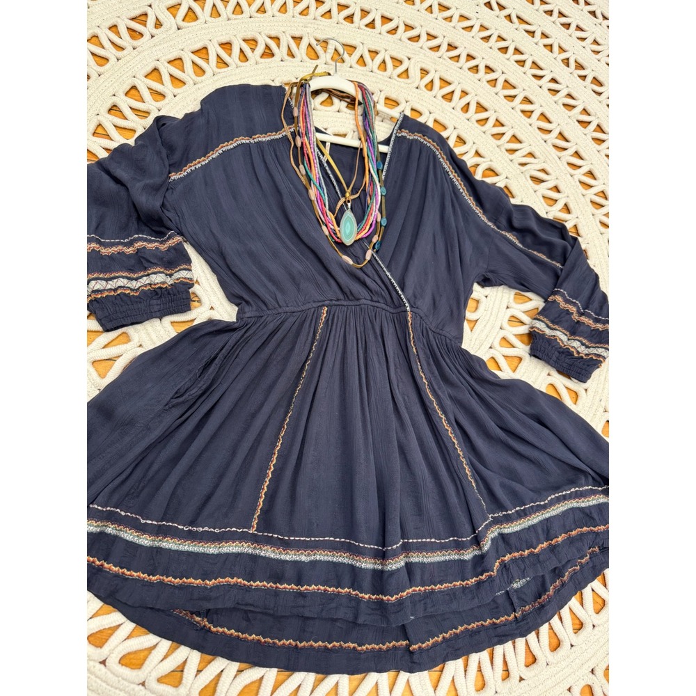 Free People Embroidered Boho Mini Dress Navy Blue V-Neck‎ Long Sleeve Medium